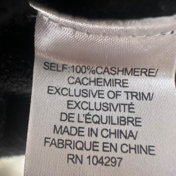 NTW short sleeve beaded cashmere sweater by Milky of New York. - Picture 4 of 6